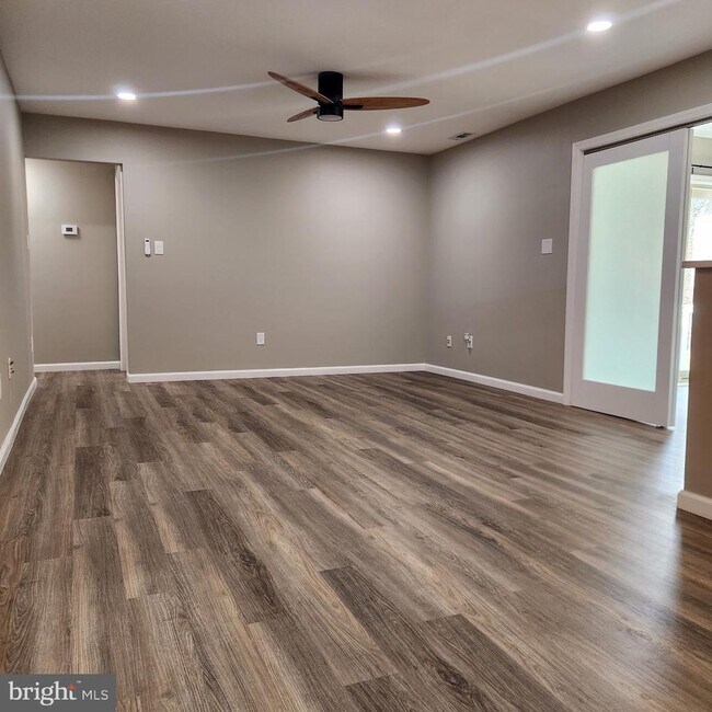 Photo - 16 Pickwick Pl