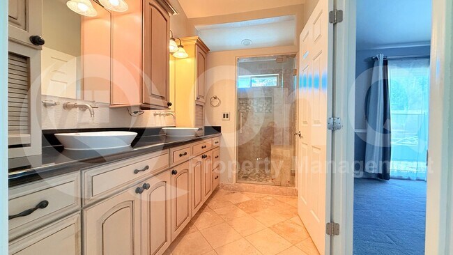 Photo - 5508 E Kings Ave