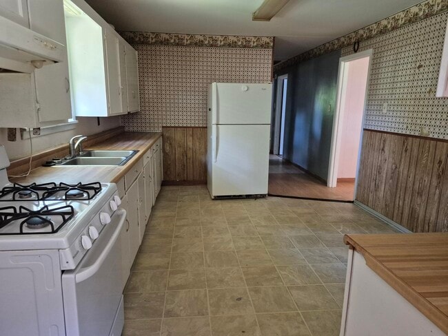 Photo - 5907 Windham Ave