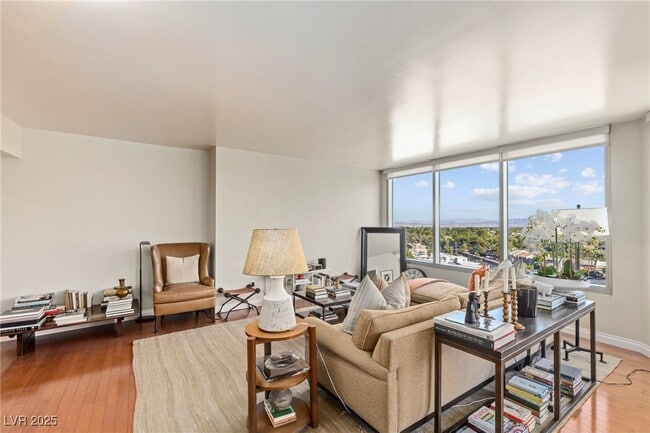 Building Photo - 322 Karen Ave Unit 801