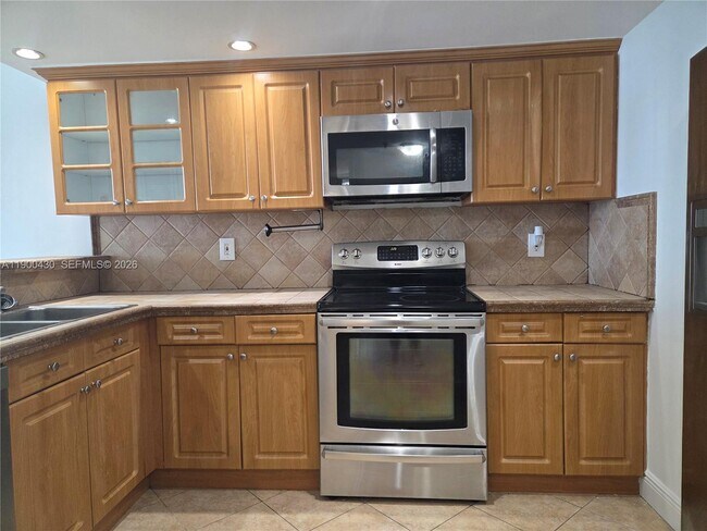 Photo - 5880 Collins Ave Unit 806