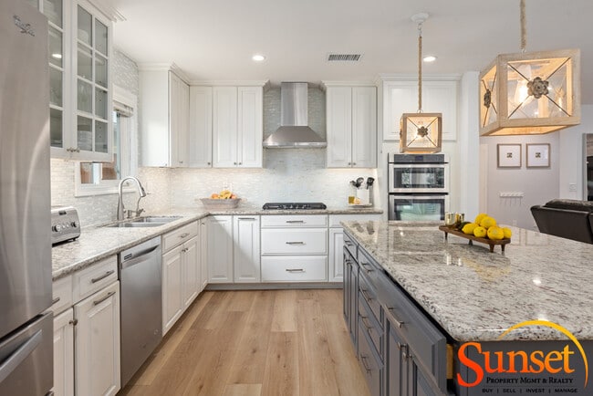 Photo - 1835 Crandall Dr