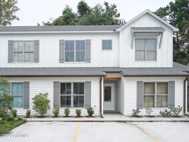 Building Photo - 110 Oak Plns Aly