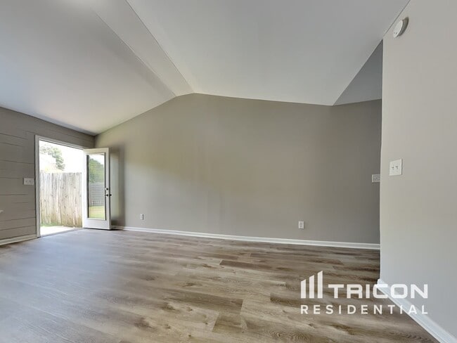 Photo - 316 Meadow Vista Ln