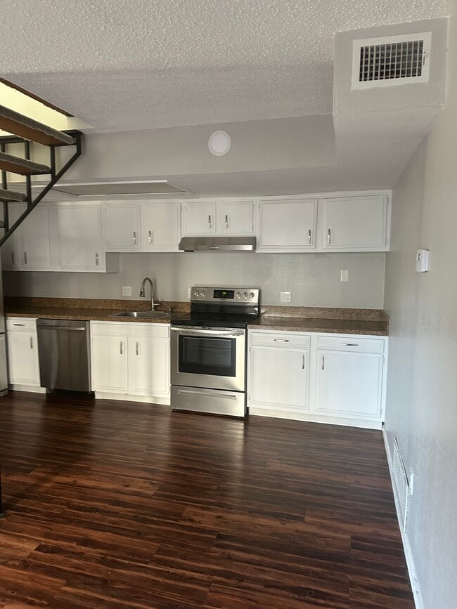 Photo - 2447 S Graham Dr