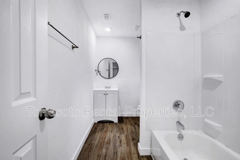 Photo - 1920 Leal St