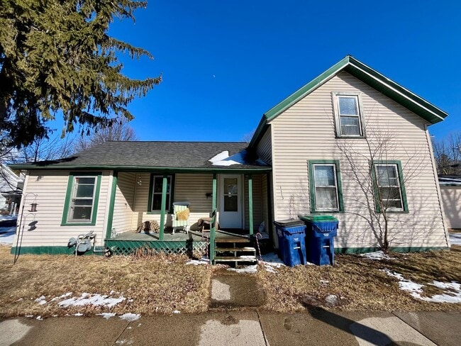 3 Bed 1 Bath Single Family Home in Wausau - 3 Bed 1 Bath Single Family Home in Wausau