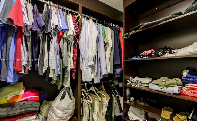 Photo - 92 SW 3rd St Unidad 2410