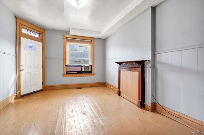 Photo - 2207 Angelica St