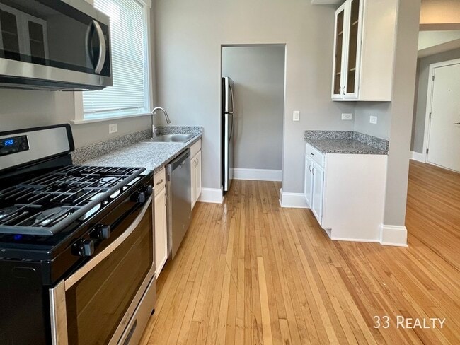 Building Photo - 123 S Clinton Ave Unit 2X Rental