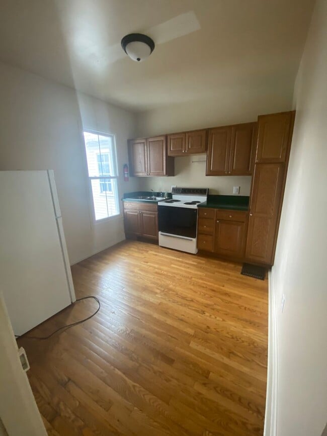 Photo - 209 N Bedford St Unit 02