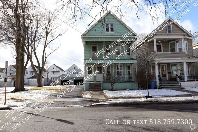 Building Photo - Bright 2nd story apartment on Alden Ave Unit 2