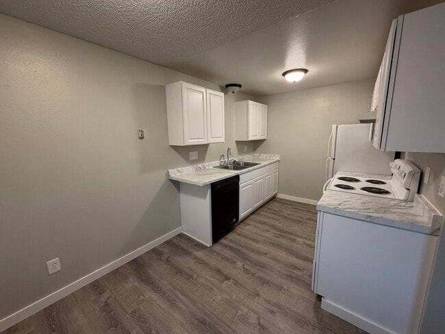 Photo - Convenient Location and Comfortable Living! Unidad B2