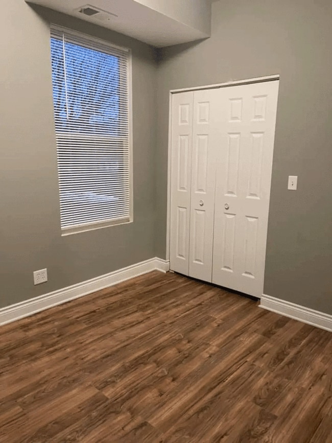 Photo - 6337 S Loomis Blvd