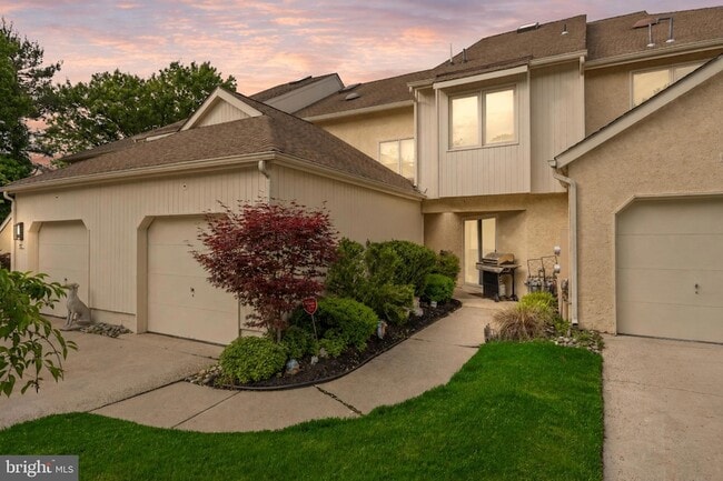 Building Photo - 1410 Chanticleer