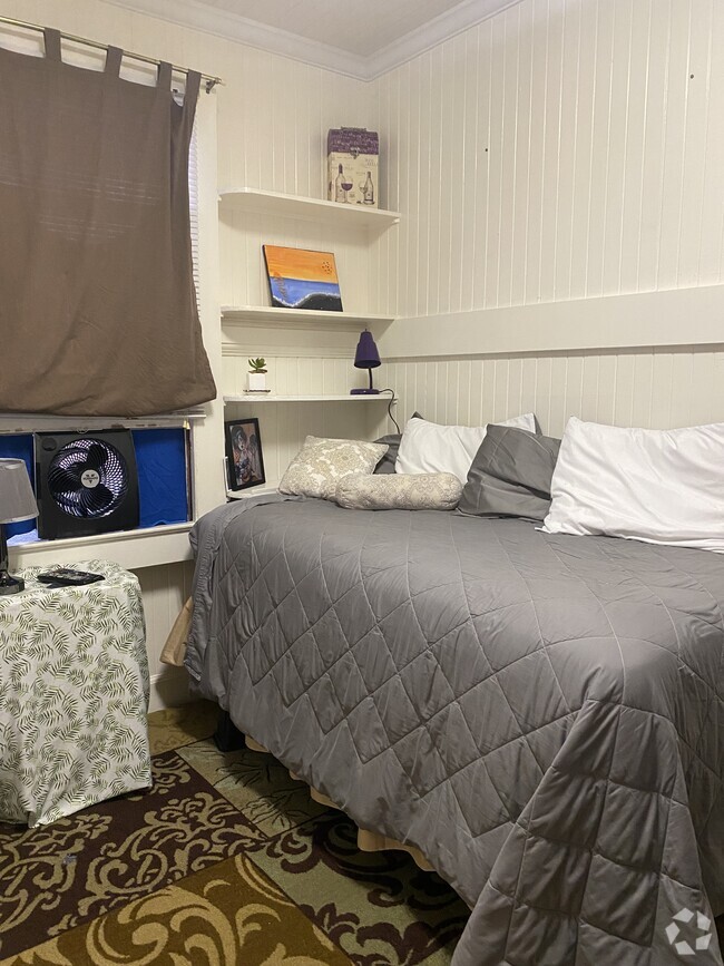 Building Photo - 1090 Karratti Ln Unit Studio Rental