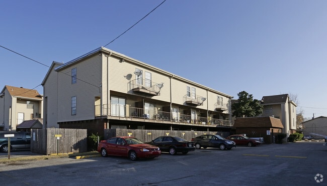 Photo - Woodridge Condominiums