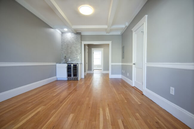 Photo - 142 Sutherland Rd Unit #2