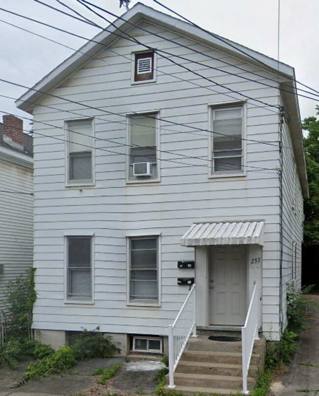 Building Photo - 253 Park Pl Unit 1