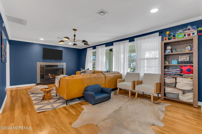 Photo - 201 Buttermere Ave