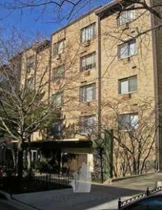 Photo - 425 W Oakdale Ave Apartments