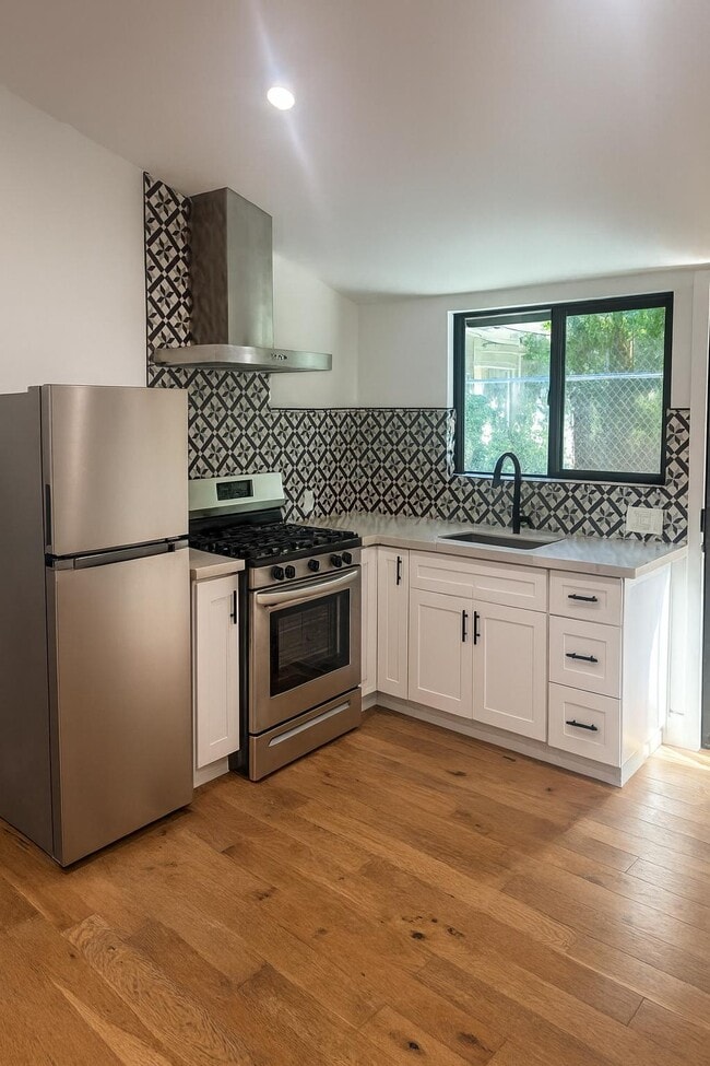 Photo - 5644 Oso Ave