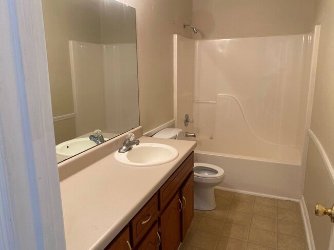Photo - 137 Laredo Cir