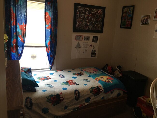 Bedroom 2 - 57 Ackley Ave Unidad 1