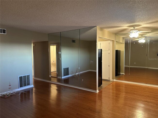 Photo - 209 NE Lincoln Cir N Unit 406