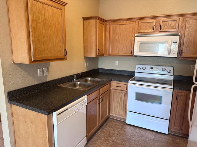 921 NE Deer Creek Rd Unit 921 Deer Creek Dr