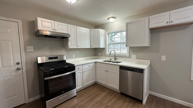 Photo - 901 Johnson St