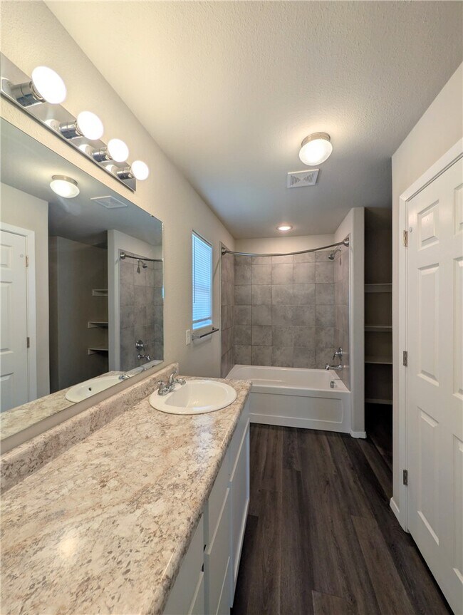 Photo - 1730 King Rd