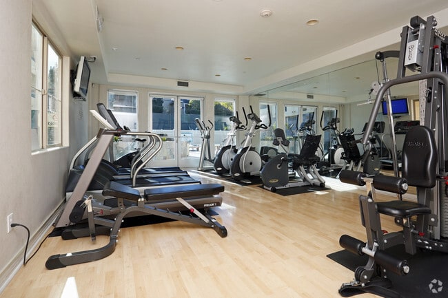 Fitness Center - Del Rey Club Apartments