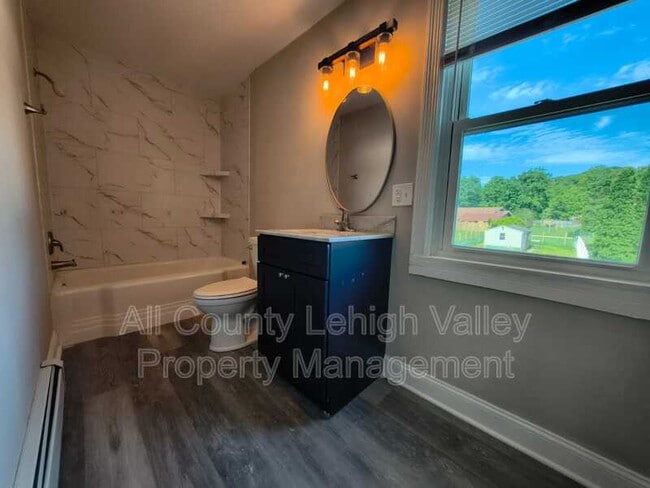 Photo - 639 Washington St