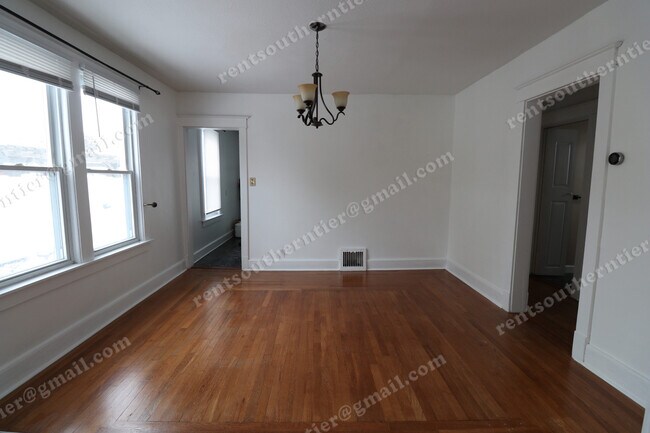 Dining Room - 7 Hastings St