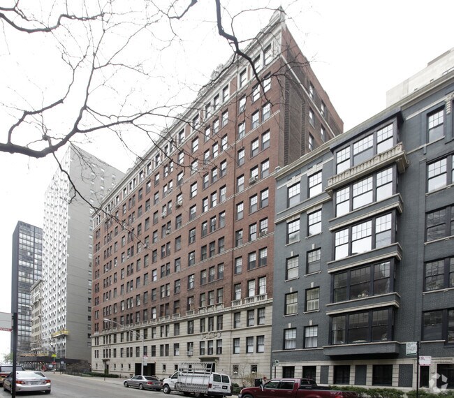 Photo - 227-237 E Delaware Pl