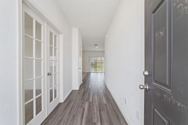 Photo - 1001 Wild Enclave Ln