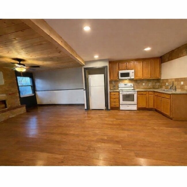 Photo - 159 Mc Dougal Ave