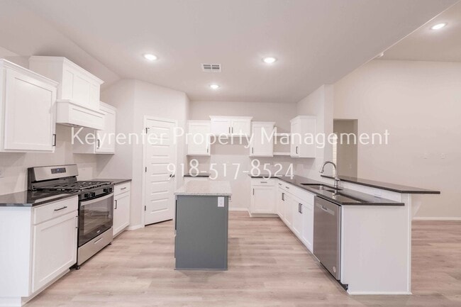 Photo - 12461 S Lakewood Ave