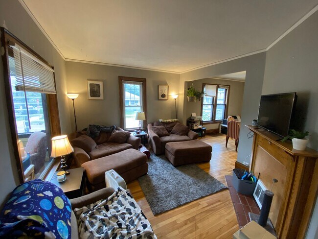 1801 Talmage Ave SE Unit 1 (Lower)