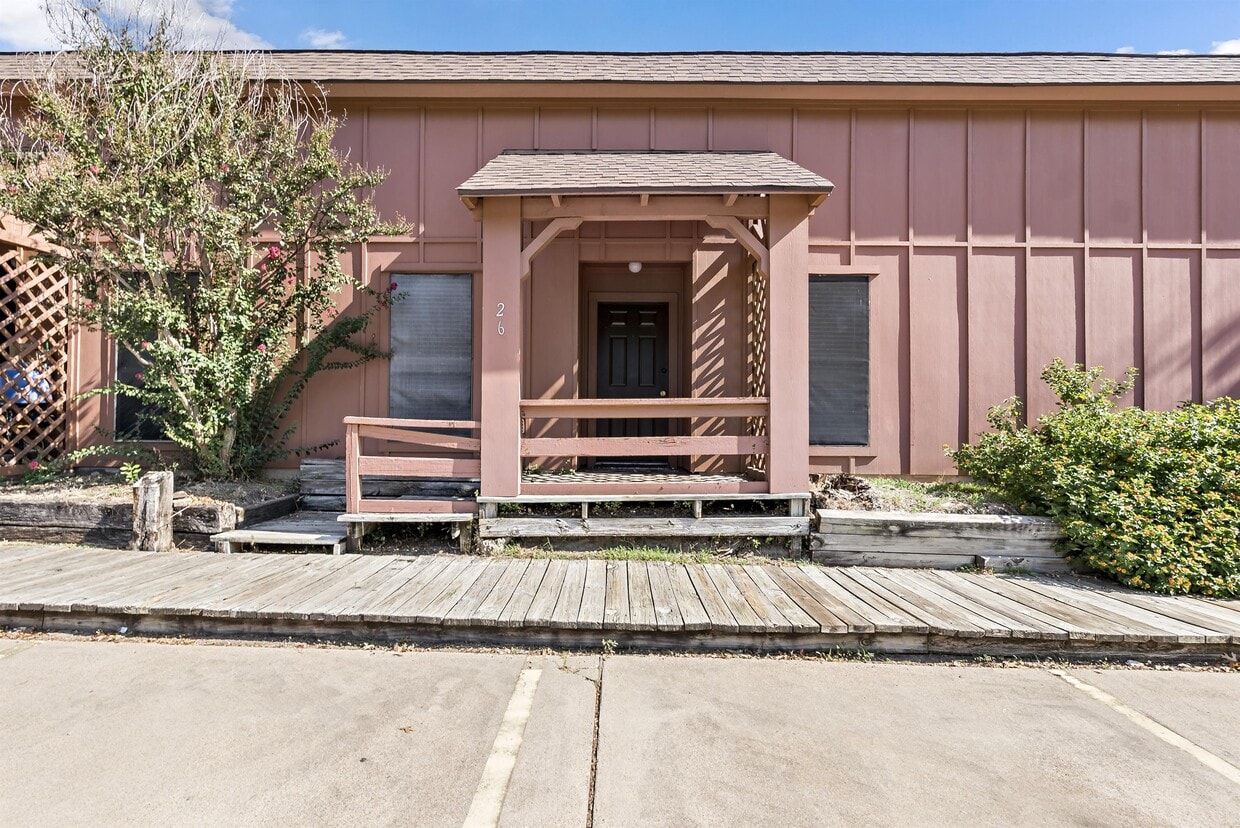 Photo - 3923 Old Oaks Dr (Bryan, TX)