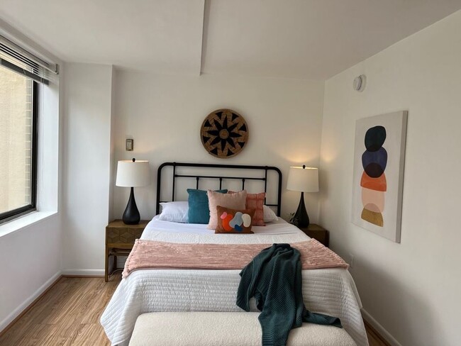 Photo - 522 21st St NW