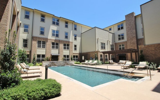 Piscina - Evergreen at Arbor Hills Apartamentos