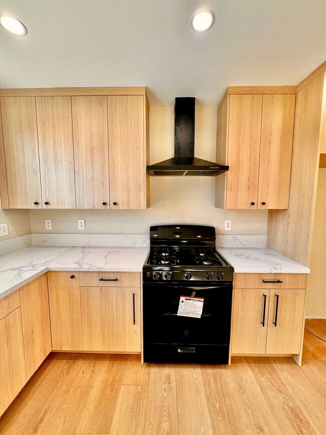 Photo - 7309 Yarmouth Ave Unit 7309 1/2 Yarmouth Ave