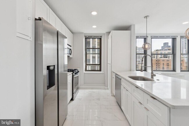 Photo - 135 S 19th St Unidad 1611-12