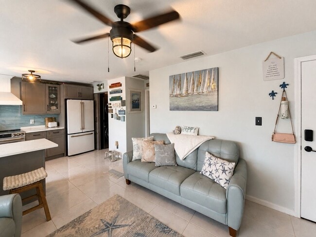 Photo - 5215 Coquina Key Dr SE