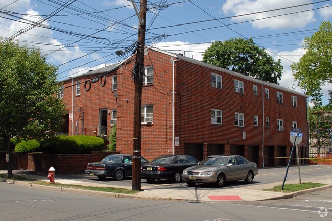 Building Photo - 170 Central Ave