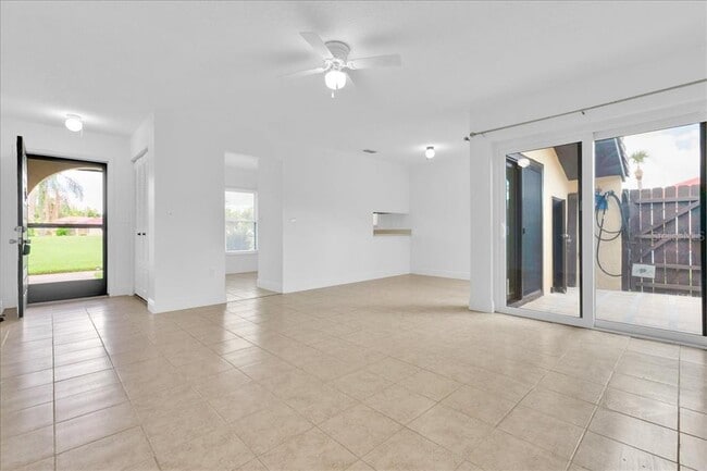 475 Hunter Cir