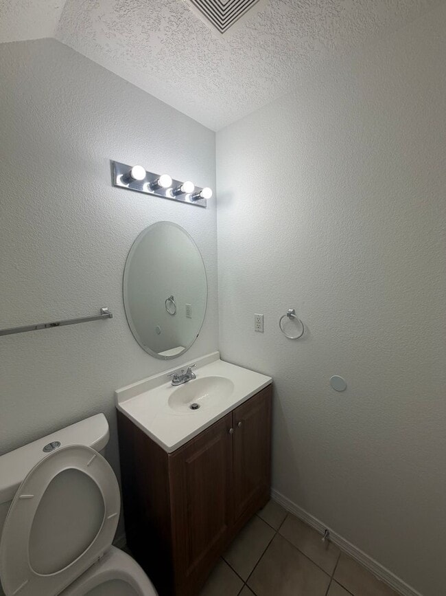 Photo - 3 Bedroom Home Near Unser Blvd NW & McMahon Blvd NW!