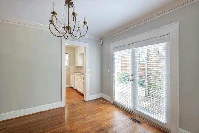 Photo - 1189 Francis St NW